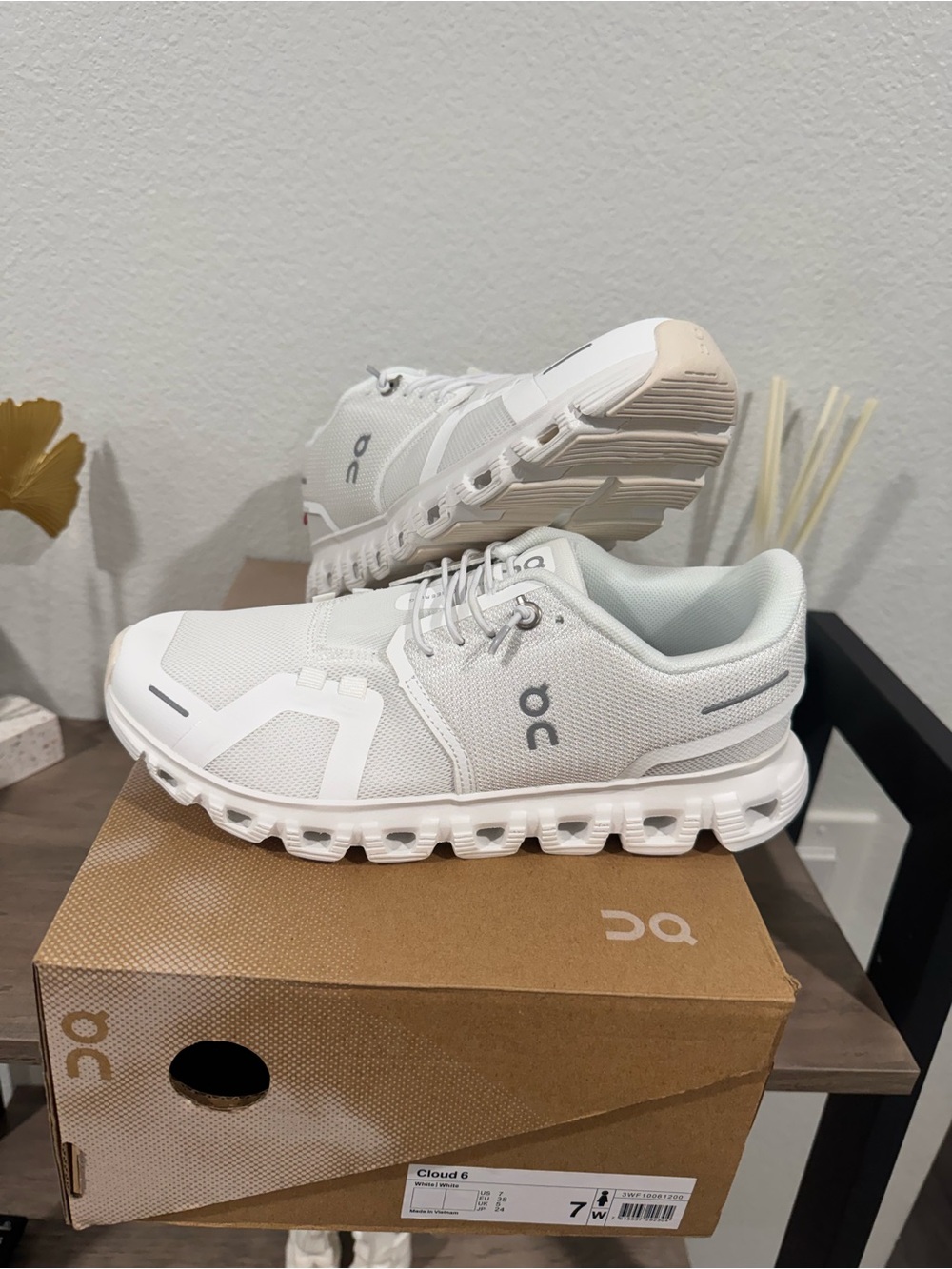 On Running Cloud 6 Sneakers in White - Picture 5 of 5